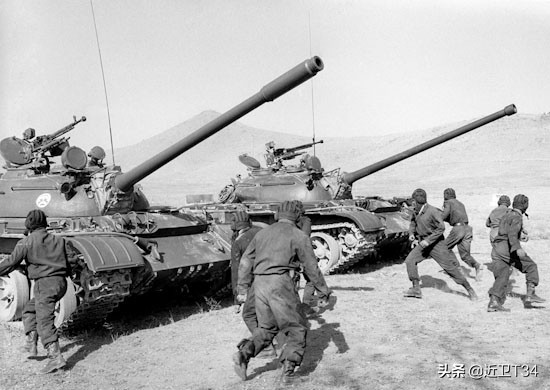T-54坦克的通信與外部設(shè)備升級(jí) 從基礎(chǔ)無線電到現(xiàn)代化改造